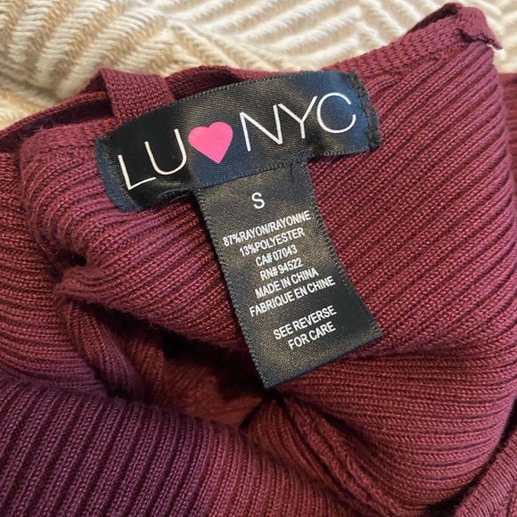 Burgundy dress with cross back - Picture 3 of 3